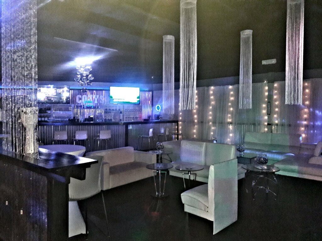 Cozys Lounge